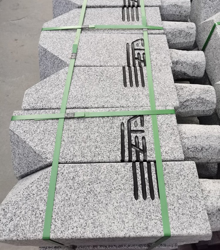麻石擋車(chē)柱細(xì)節(jié)